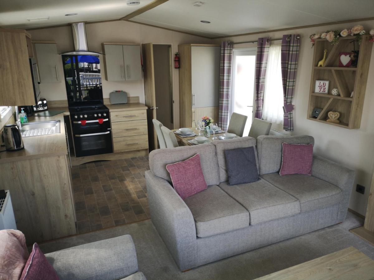 Lake Escape - Hoburne Cotswolds South Cerney Esterno foto