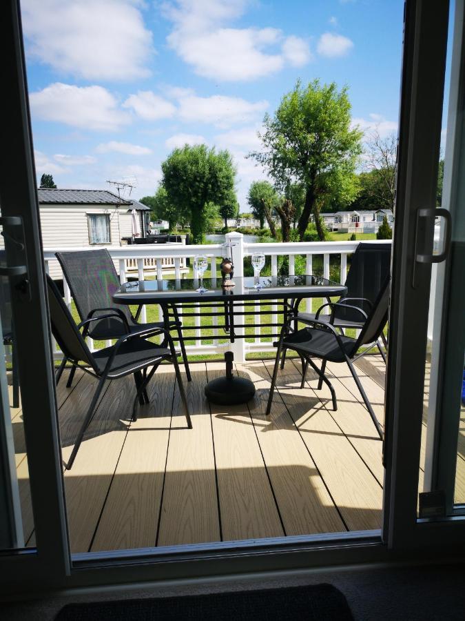 Lake Escape - Hoburne Cotswolds South Cerney Esterno foto