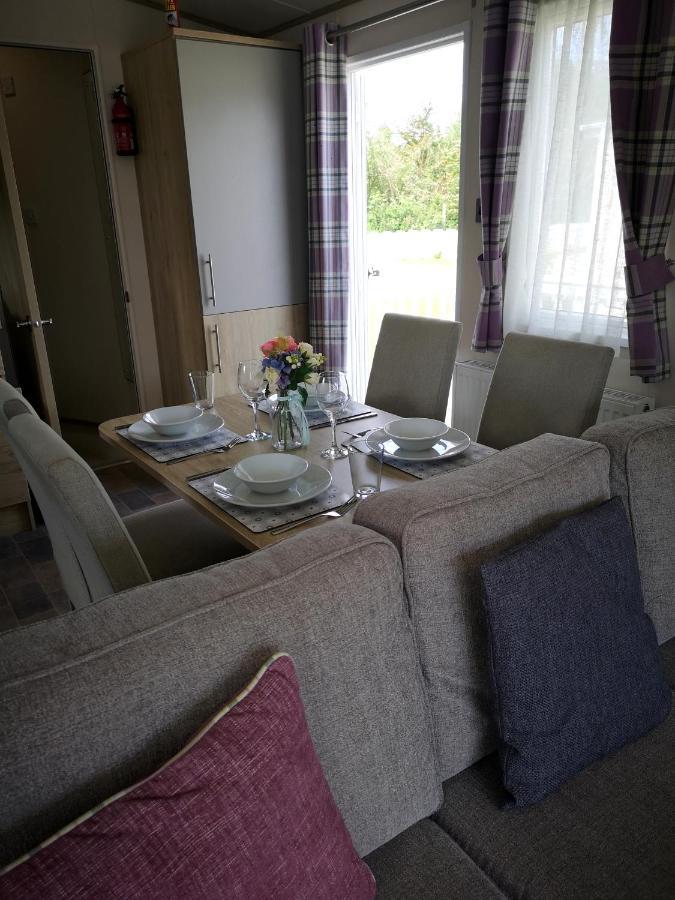 Lake Escape - Hoburne Cotswolds South Cerney Esterno foto
